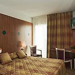 Ibis Styles Centre Hotel 3*