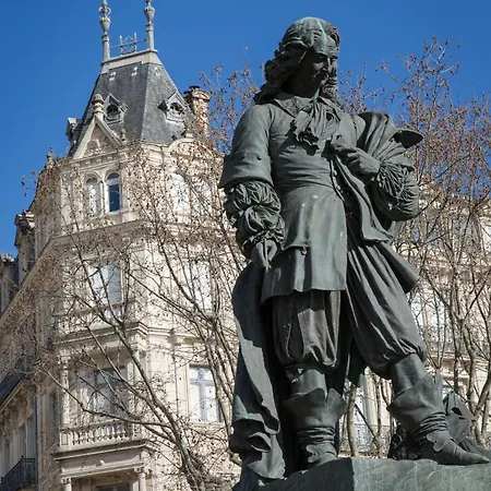 Ibis Styles Centre فندق 3*