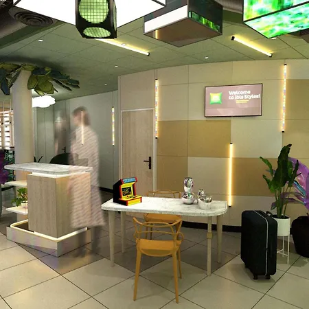 Ibis Styles Centre 3* بزييه