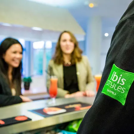 Ibis Styles Centre 3* بزييه
