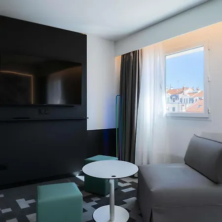 Ibis Styles Centre 3*