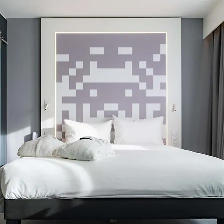Отель Ibis Styles Centre 3*