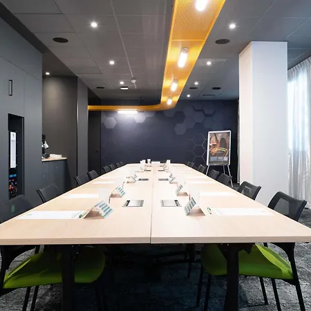 Ibis Styles Centre 3*