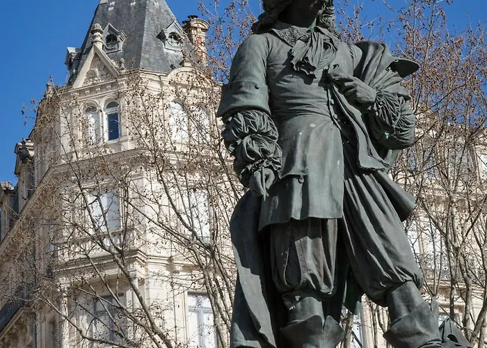 Ibis Styles Centre Hotel 3*